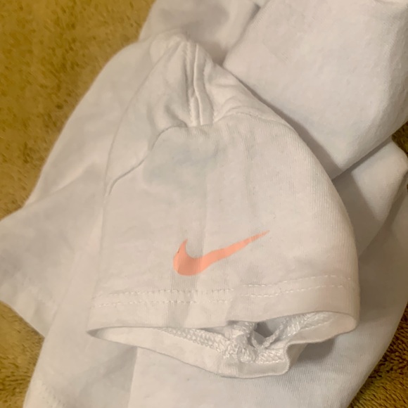 NIKE The Nike Tee shirt - Picture 4 of 7